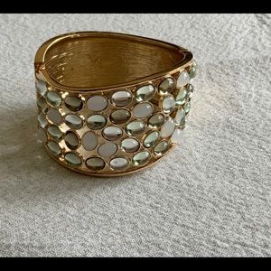 3/$20 💫 Gold bangle with shiny stones 💫